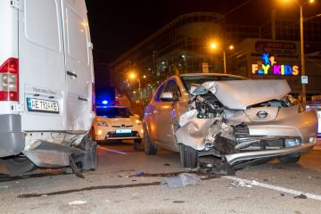 Хто винен у черговій аварії на Шмідта: версії водіїв не збігаються Хто винен у черговій аварії на Шмідта: версії водіїв не збігаються