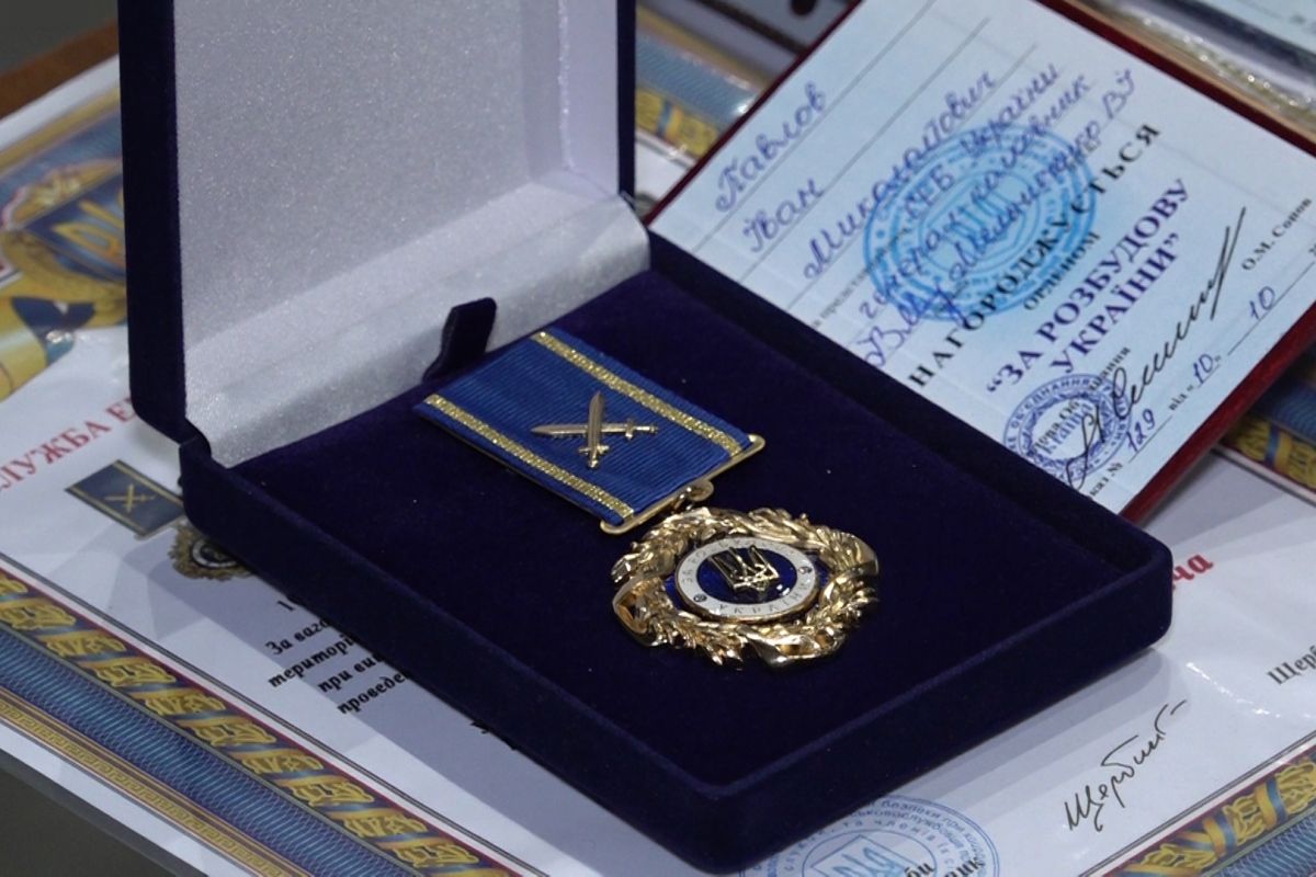 Військових та волонтерів в музеї АТО нагородили орденами та відзнаками Військових та волонтерів в музеї АТО нагородили орденами та відзнаками