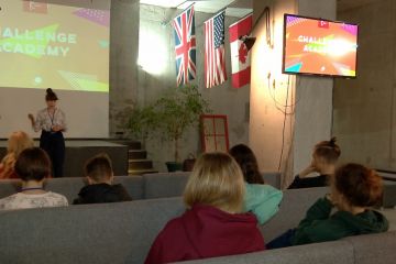 Старшокласників Дніпра навчали, як будувати свій імідж і вести сторінки у соцмережах Старшокласників Дніпра навчали, як будувати свій імідж і вести сторінки у соцмережах