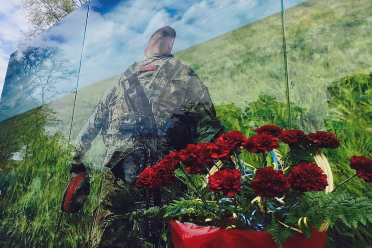 У Дніпрі вшанують пам’ять загиблих українських бійців під Шахтарськом У Дніпрі вшанують пам’ять загиблих українських бійців під Шахтарськом