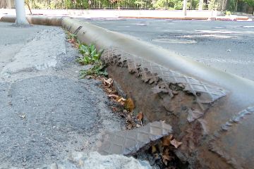 Нічия труба: дніпряни шукали "хазяїна" трубопроводу Нічия труба: дніпряни шукали "хазяїна" трубопроводу