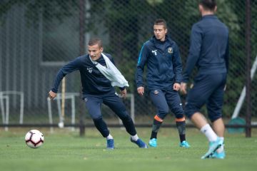 СК "Дніпро-1" зустрінеться з "Карпатами" на Дніпро-Арені СК "Дніпро-1" зустрінеться з "Карпатами" на Дніпро-Арені