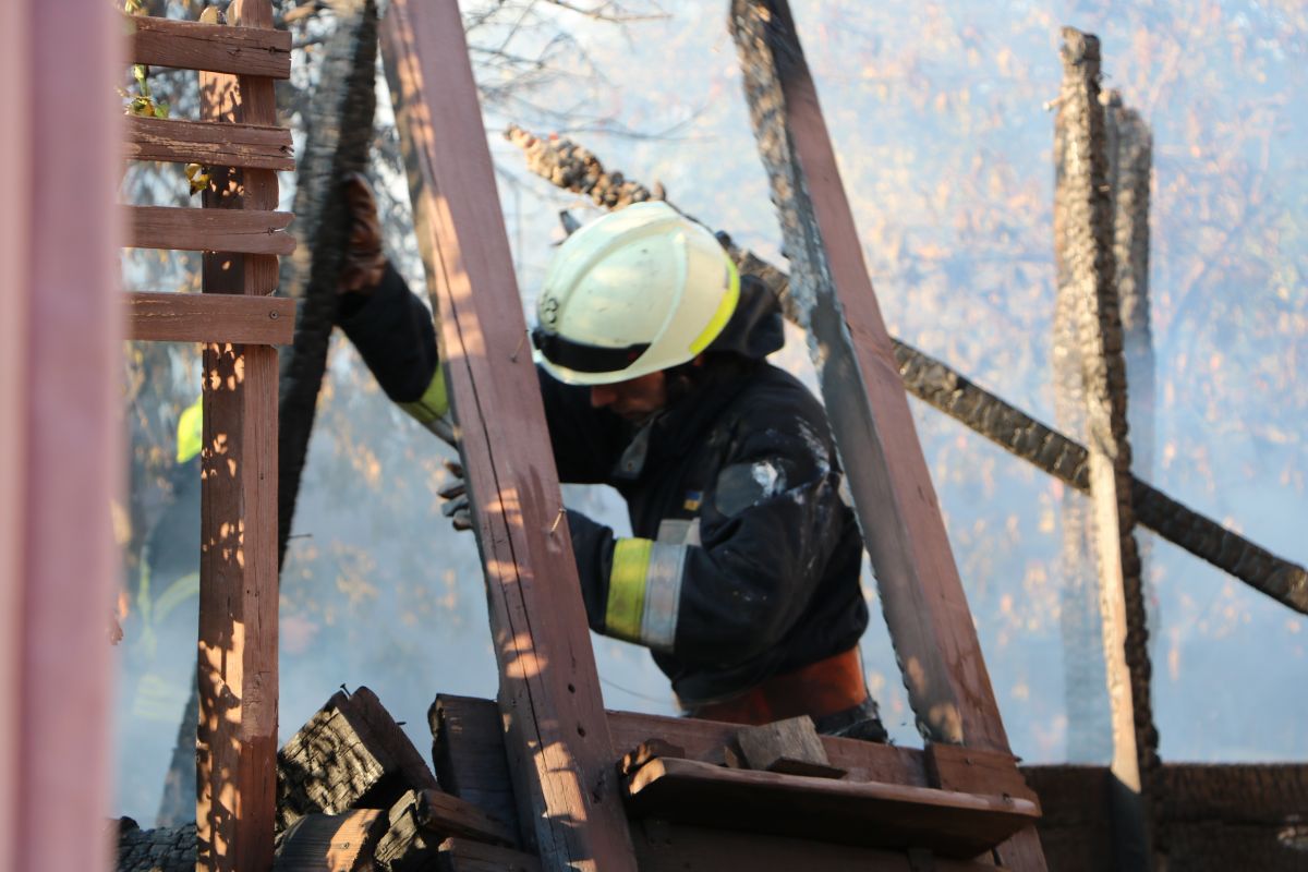 У Дніпрі повністю згорів приватний будинок