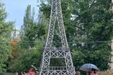 ​На Дніпропетровщині звели Ейфелеву вежу