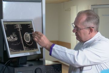 Лікарі ім. Мечникова рятують життя 48 річного бійця Лікарі ім. Мечникова рятують життя 48 річного бійця