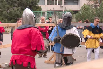 ​Середньовічні лицарі билися на мечах у середмісті Дніпра