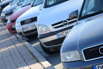 Премьер-министр пообещал растаможку автомобилей через приложение и портал "Дия" Премьер-министр пообещал растаможку автомобилей через приложение и портал "Дия"