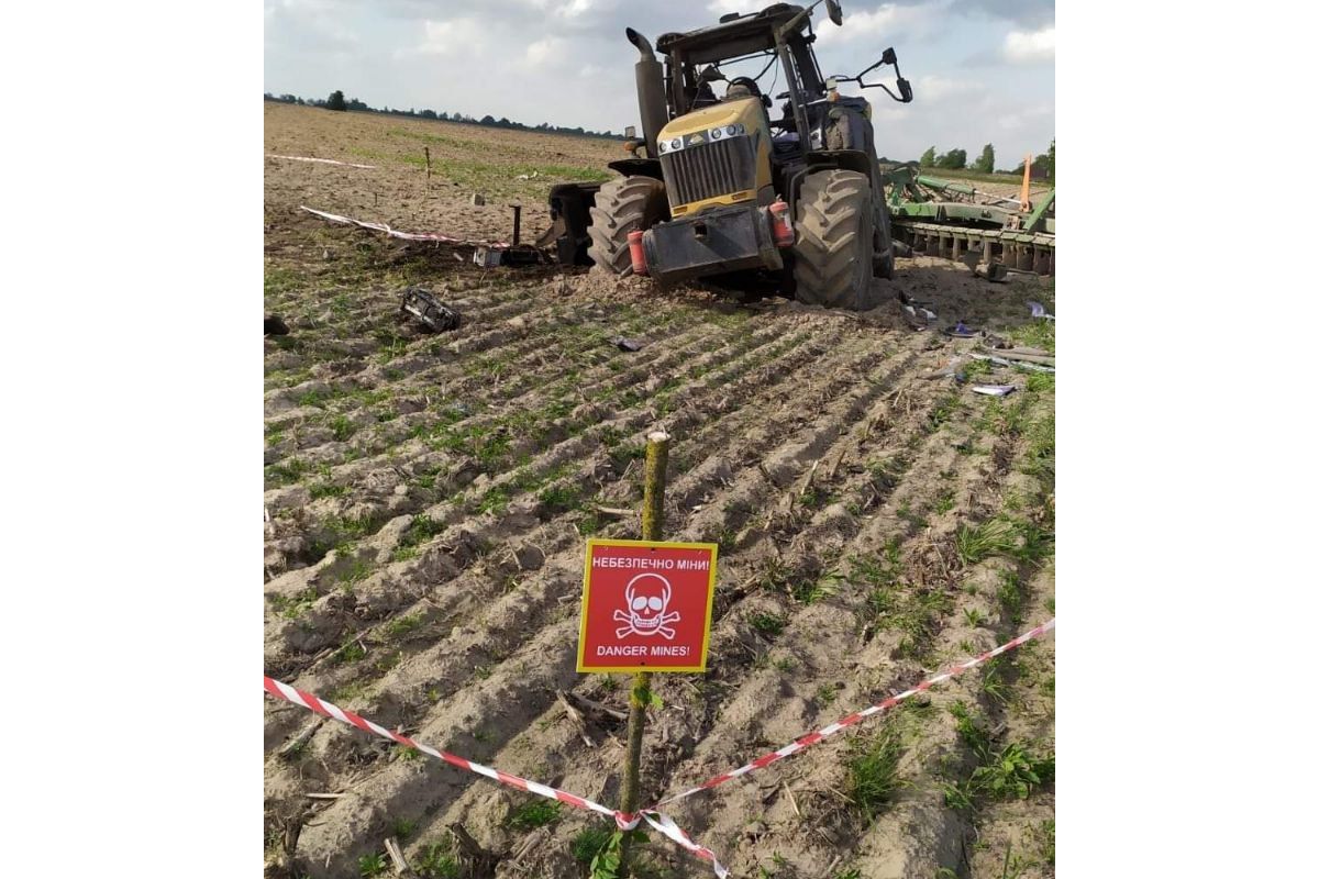 На Київщині трактор наїхав на вибухівку На Київщині трактор наїхав на вибухівку