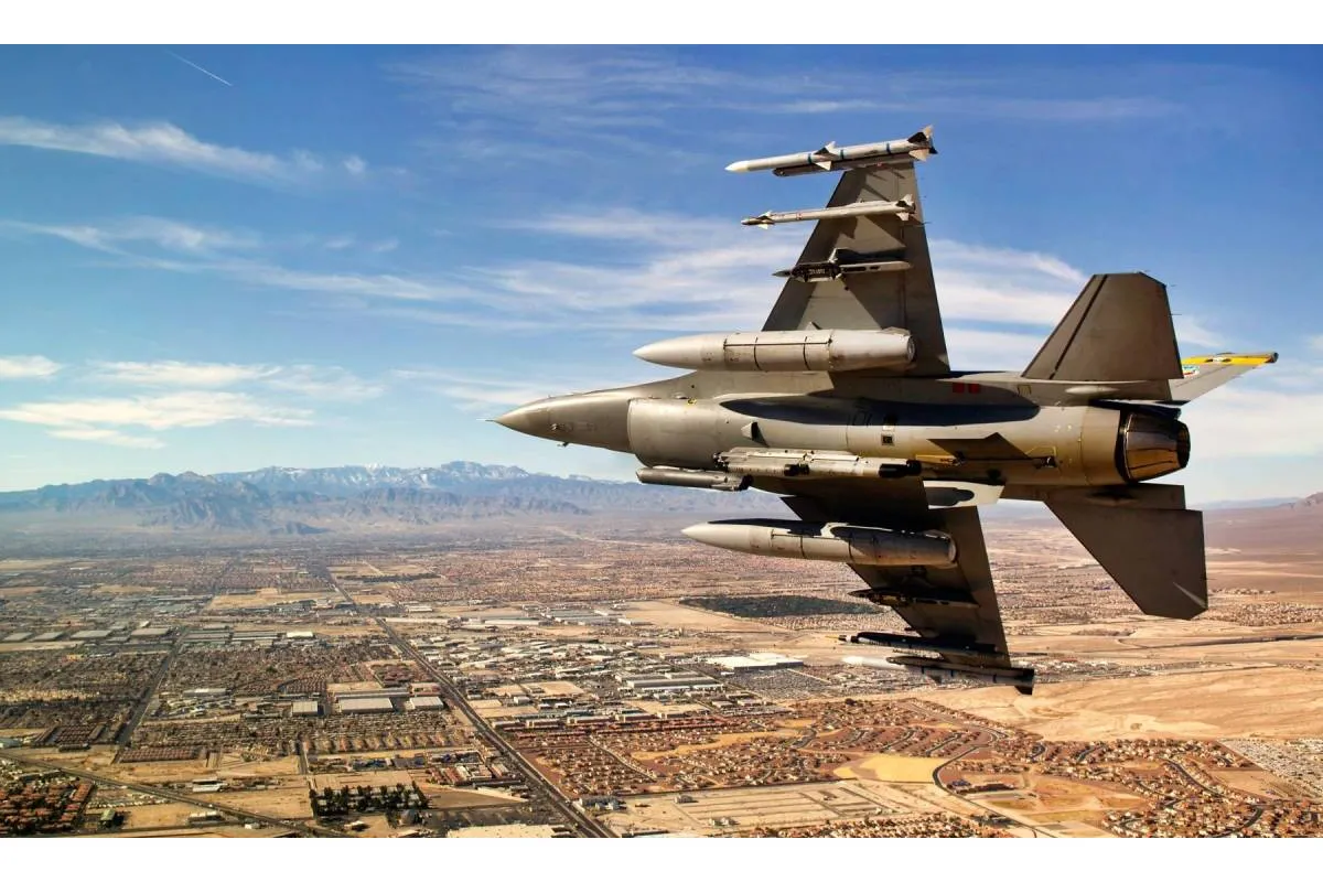 Міжнародна преса: F-16 восени уже будуть в небі України?..