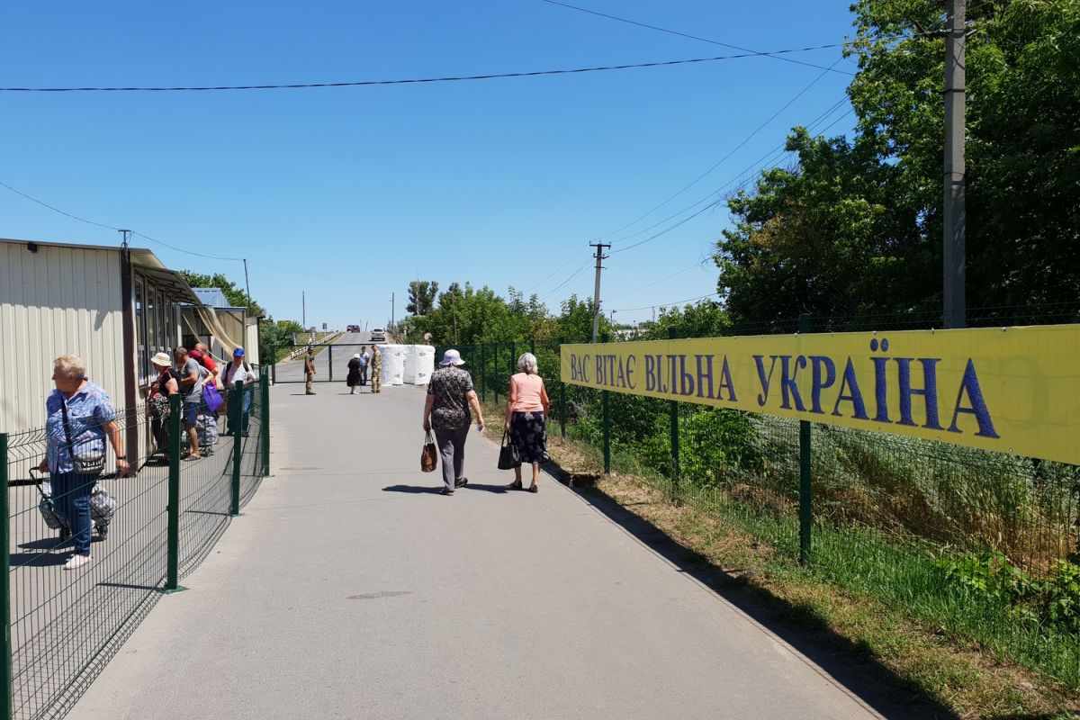 На Донбасі відновлять роботу два пропускні пункти На Донбасі відновлять роботу два пропускні пункти