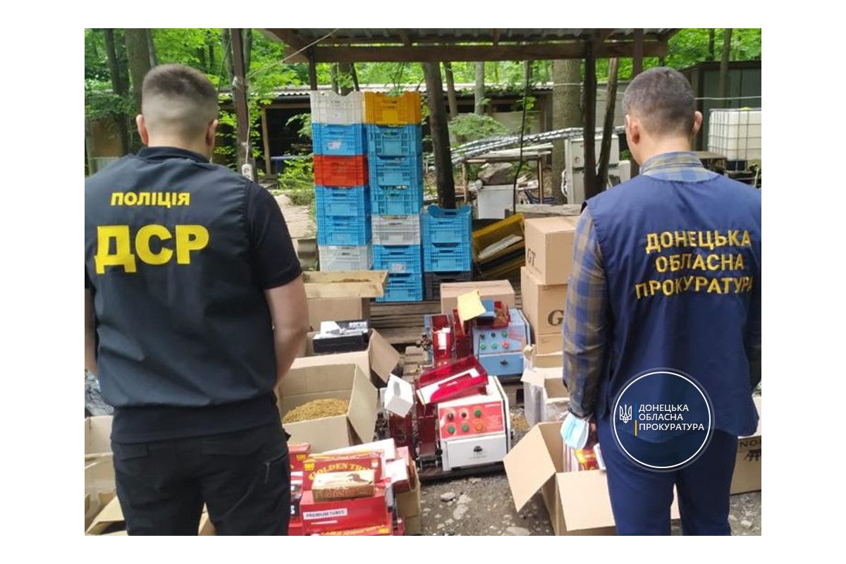 На Донеччині припинено діяльність підпільного цеху з виготовлення контрафактних цигарок На Донеччині припинено діяльність підпільного цеху з виготовлення контрафактних цигарок