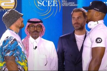 "Розняти" не вдалося. Перша битва поглядів Усика та Джошуа отримала несподівану кінцівку. Відео "Розняти" не вдалося. Перша битва поглядів Усика та Джошуа отримала несподівану кінцівку. Відео