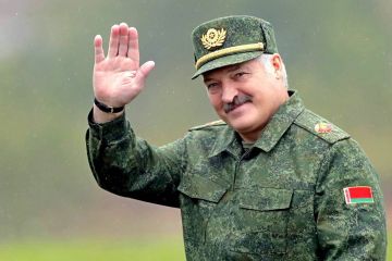 Лукашенко впервые за четверть века привел войска в полную боевую готовность Лукашенко впервые за четверть века привел войска в полную боевую готовность