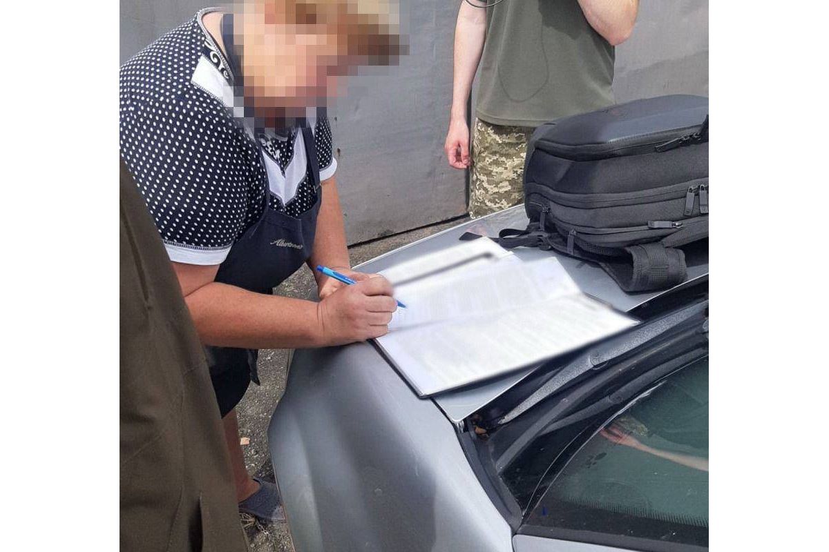"Зливала" дані необхідні для прориву російських ДРГ через кордон: на Сумщині затримано зрадницю "Зливала" дані необхідні для прориву російських ДРГ через кордон: на Сумщині затримано зрадницю