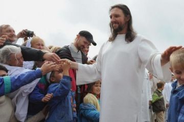 Лідер секти, який стверджує, що він реінкарнація Ісуса, заарештований в Росії Лідер секти, який стверджує, що він реінкарнація Ісуса, заарештований в Росії
