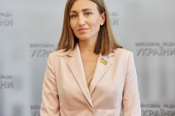 ​Что делает украинофобка из ОПЗЖ Татьяна Плачкова в эфире национального телемарафона?