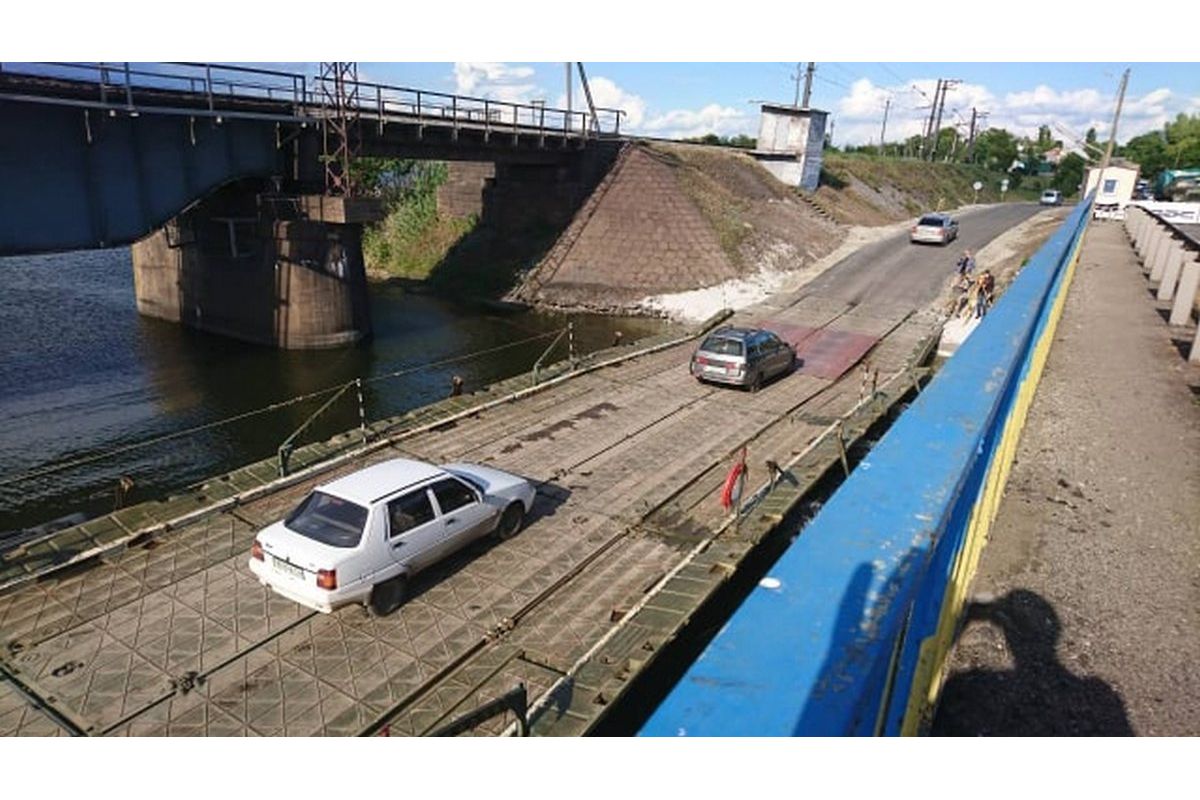 Понтонну переправу біля зруйнованого мосту під Нікополем закриють майже на 5 діб