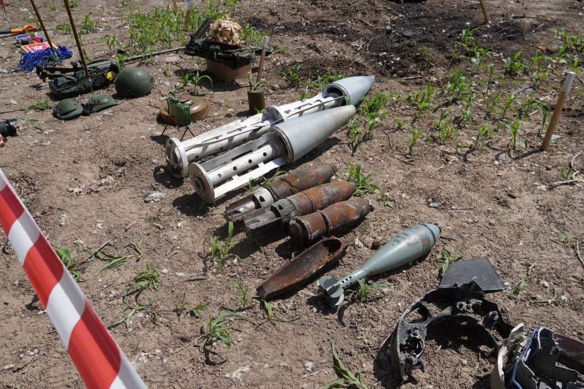 На Київщині піротехніки ДСНС знешкодили близько 71,5 тисяч вибухонебезпечних предметів На Київщині піротехніки ДСНС знешкодили близько 71,5 тисяч вибухонебезпечних предметів
