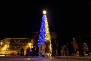 Ялинка на Софійській площі буде встановлена за умови відсутності форс-мажорних ситуацій Ялинка на Софійській площі буде встановлена за умови відсутності форс-мажорних ситуацій