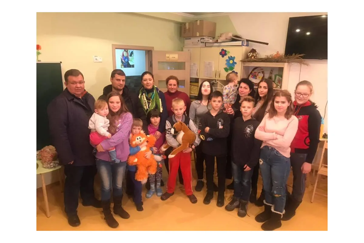 У Дніпрі центр соціального напрямку "Добре вдома" отримав допомогу та подарунки для своїх вихованців.(Відео)