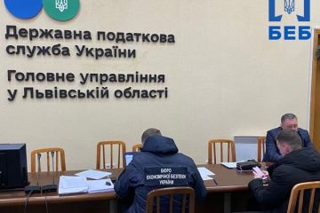 БЕБ руйнує злочинні схеми відшкодування ПДВ. Львівським податківцям повідомлено про підозру. БЕБ руйнує злочинні схеми відшкодування ПДВ. Львівським податківцям повідомлено про підозру.