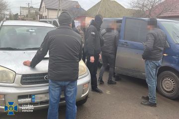 СБУ ліквідувала нові канали втечі «ухилянтів» за кордон: до схем причетні депутати районної ради Київщини СБУ ліквідувала нові канали втечі «ухилянтів» за кордон: до схем причетні депутати районної ради Київщини