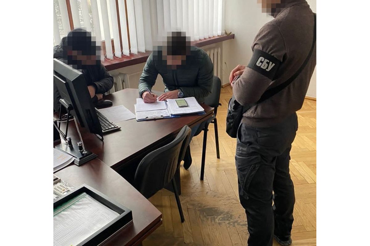 СБУ викрила керівництво Податкової служби на Львівщині у розкраданні десятків млн державних грошей СБУ викрила керівництво Податкової служби на Львівщині у розкраданні десятків млн державних грошей