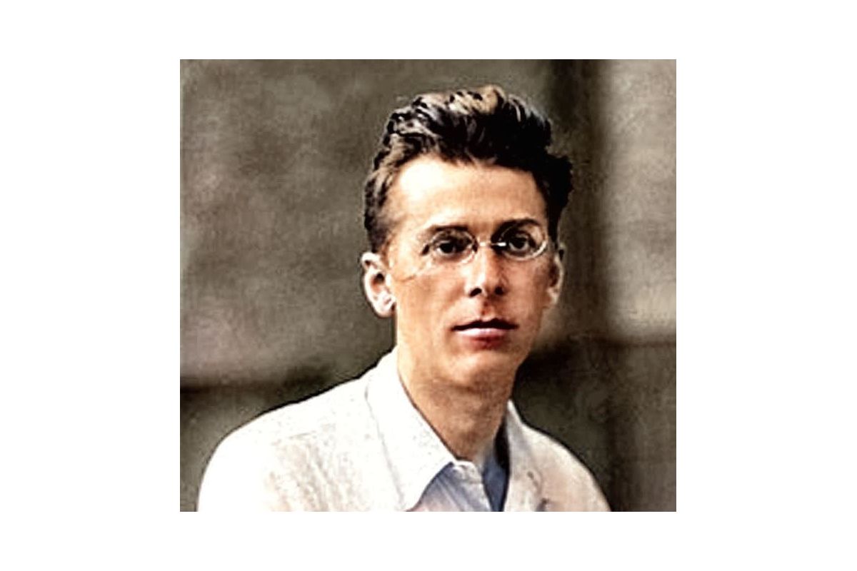 Павло ТИЧИНА:  А справжня муза там, на фронті… Павло ТИЧИНА:  А справжня муза там, на фронті…