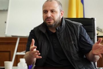 Офіс Президента ухвалив рішення про звільнення Рустема Умєрова з посади міністра оборони Офіс Президента ухвалив рішення про звільнення Рустема Умєрова з посади міністра оборони