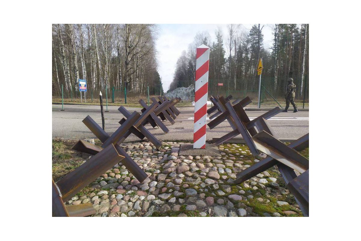 Польща почала облаштовувати протитанкові загородження на кордоні з росією та білоруссю, — міністр оборони Польщі Маріуш Блащак Польща почала облаштовувати протитанкові загородження на кордоні з росією та білоруссю, — міністр оборони Польщі Маріуш Блащак