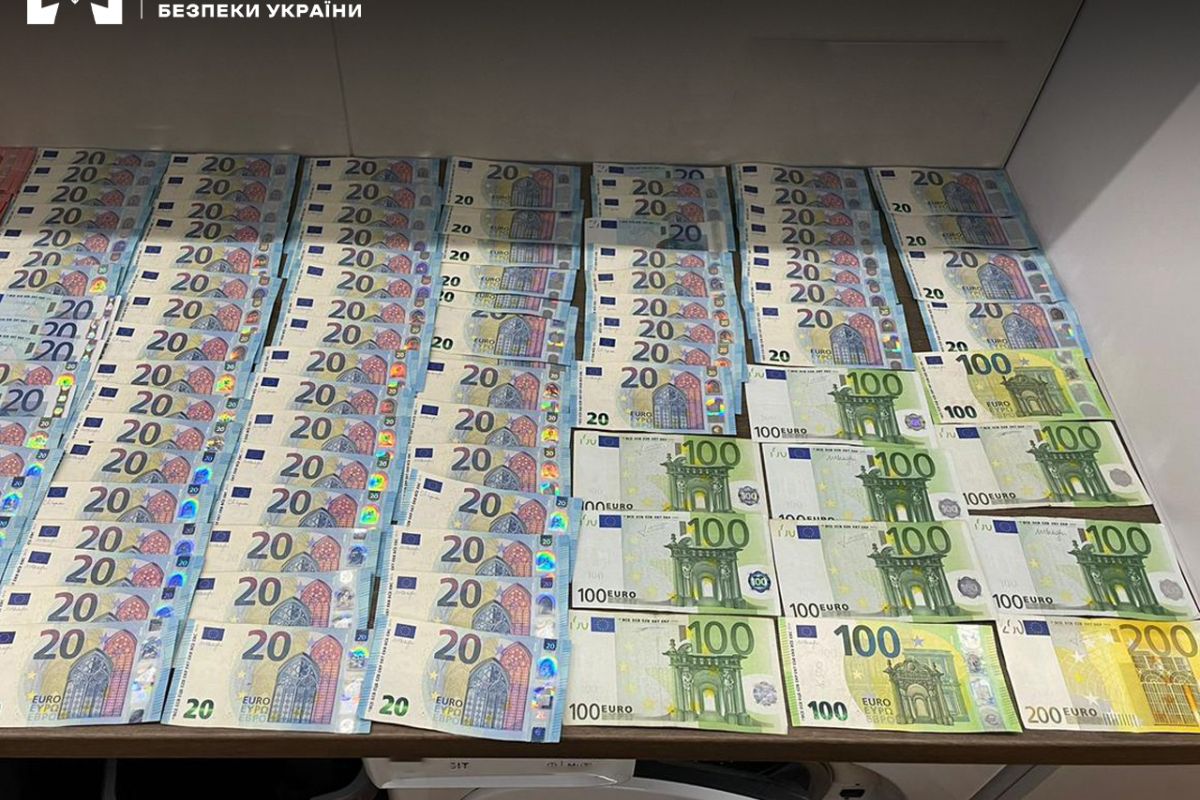 Комунальники Херсону привласнили 8 млн грн під час окупації Комунальники Херсону привласнили 8 млн грн під час окупації