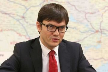 Збитки на понад 30 млн доларів: екс-міністру інфраструктури повідомили про підозру Збитки на понад 30 млн доларів: екс-міністру інфраструктури повідомили про підозру