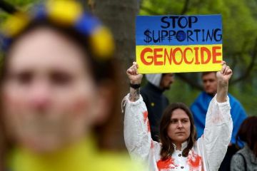 Російське вторгнення в Україну : Весь світ продовжує підтримувати Україну.  Російське вторгнення в Україну : Весь світ продовжує підтримувати Україну.