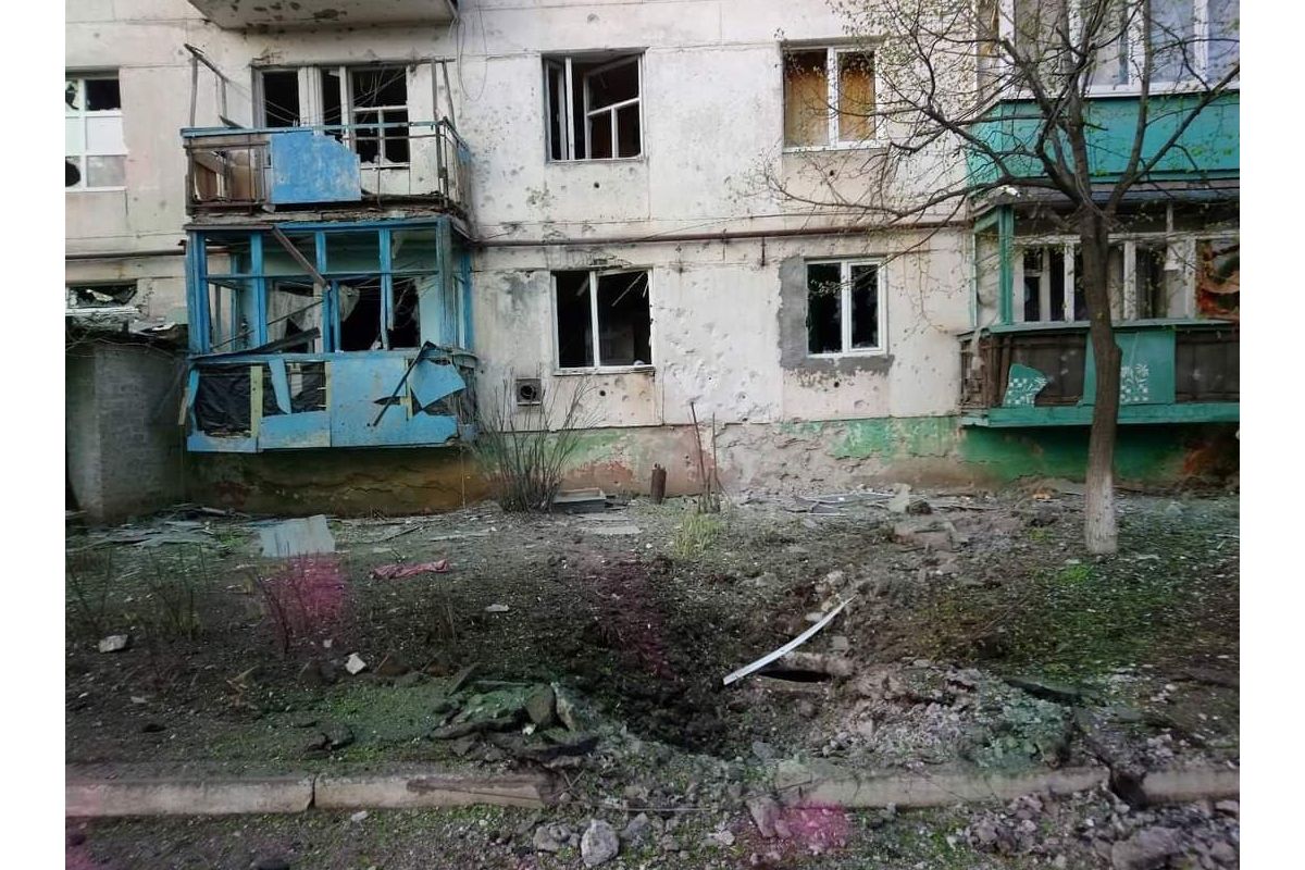Російське вторгнення в Україну : Чотири людини загинули сьогодні від обстрілів Гірської громади в Сєвєродонецькому районі на Луганщині, повідомив голова ОВА Сергій Гайдай. Російське вторгнення в Україну : Чотири людини загинули сьогодні від обстрілів Гірської громади в Сєвєродонецькому районі на Луганщині, повідомив голова ОВА Сергій Гайдай.