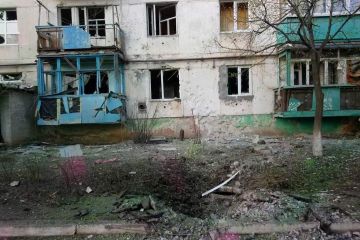 Російське вторгнення в Україну : Чотири людини загинули сьогодні від обстрілів Гірської громади в Сєвєродонецькому районі на Луганщині, повідомив голова ОВА Сергій Гайдай. Російське вторгнення в Україну : Чотири людини загинули сьогодні від обстрілів Гірської громади в Сєвєродонецькому районі на Луганщині, повідомив голова ОВА Сергій Гайдай.