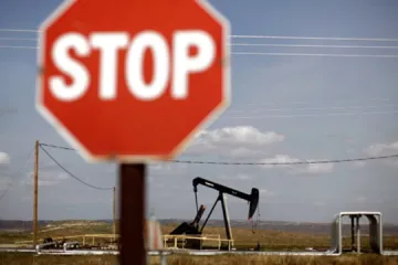 ​Російське вторгнення в Україну : Ембарго на російську нафту - це питання часу. 