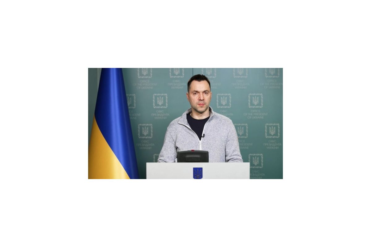Російське вторгнення в Україну : Росіяни поновили авіаудари по "Азовсталі" – Арестович. Російське вторгнення в Україну : Росіяни поновили авіаудари по "Азовсталі" – Арестович.
