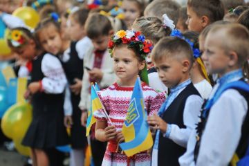 Як батька, мене теж хвилює: чи восени підуть діти до школи? ПІДУТЬ! - Голова Вінницької ОДА Сергій Борзов Як батька, мене теж хвилює: чи восени підуть діти до школи? ПІДУТЬ! - Голова Вінницької ОДА Сергій Борзов