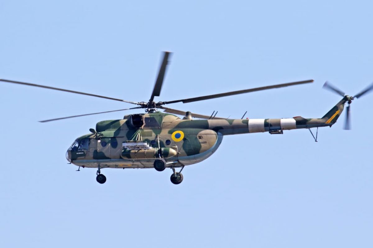Українська розвідка провела спецоперацію: виманили російський вертоліт Мі-8 на українську територію Українська розвідка провела спецоперацію: виманили російський вертоліт Мі-8 на українську територію