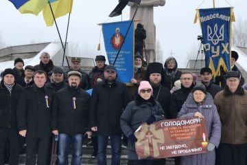 ПЕТРОВСКИЙ АЛЕКСАНДР ВЛАДИМИРОВИЧ: ПОЧТИЛ ПАМЯТЬ ЖЕРТВ ГОЛОДОМОРА ПЕТРОВСКИЙ АЛЕКСАНДР ВЛАДИМИРОВИЧ: ПОЧТИЛ ПАМЯТЬ ЖЕРТВ ГОЛОДОМОРА