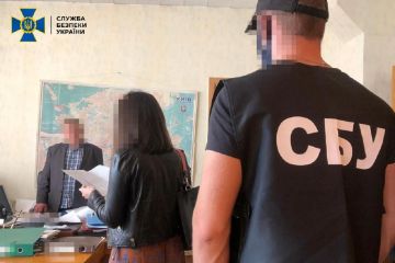 СБУ викрила керівника держпідприємства Національної академії наук на вимаганні 200 тисяч доларів СБУ викрила керівника держпідприємства Національної академії наук на вимаганні 200 тисяч доларів