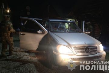 Вимагання 120 тисяч доларів США - на Закарпатті поліція затримала «кримінального авторитета» та його спільника Вимагання 120 тисяч доларів США - на Закарпатті поліція затримала «кримінального авторитета» та його спільника