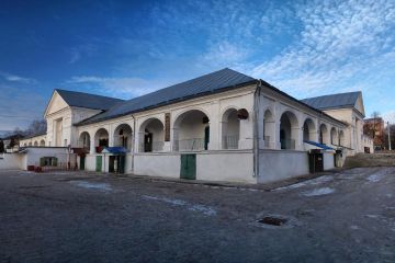 На Київщині завдяки прокуратурі припинено незаконне використання пам’ятки архітектури національного значення «Торгові ряди» На Київщині завдяки прокуратурі припинено незаконне використання пам’ятки архітектури національного значення «Торгові ряди»