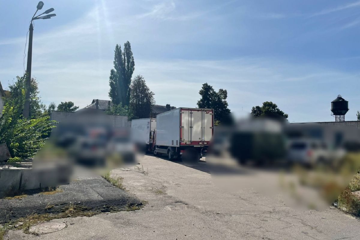 Придбав через волонтерський центр фуру для свого товариства під виглядом гуманітарної допомоги для ЗСУ – підозрюється директор ТОВ Придбав через волонтерський центр фуру для свого товариства під виглядом гуманітарної допомоги для ЗСУ – підозрюється директор ТОВ