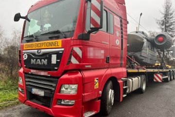 На Закарпатті зловмисник намагався вивезти через кордон до Угорщини гелікоптер На Закарпатті зловмисник намагався вивезти через кордон до Угорщини гелікоптер