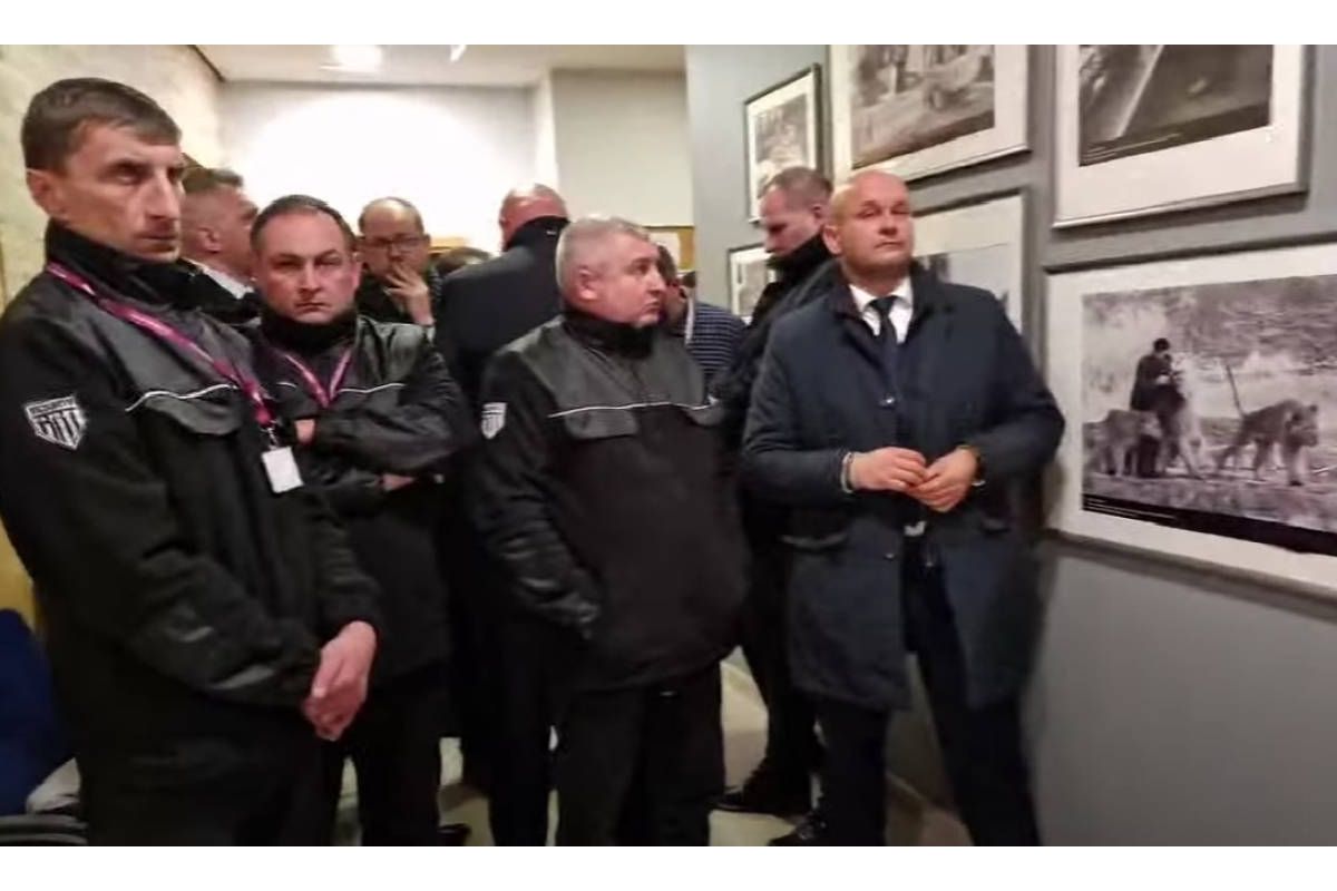 Польща: Спроба силового захоплення Польського агентства преси (РАР) Польща: Спроба силового захоплення Польського агентства преси (РАР)