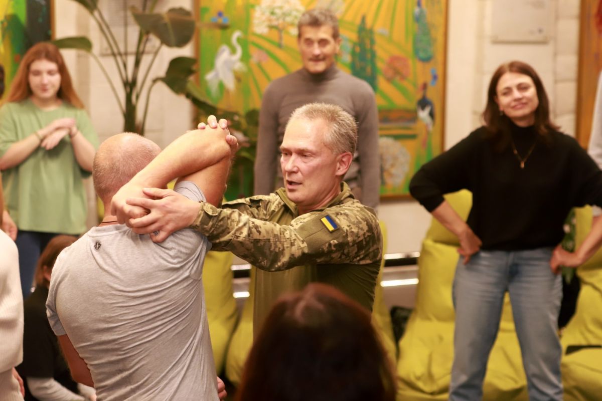 Підтримка для незламних. У Києві продовжується серія традиційних безкоштовних майстер-класів авторської фізичної та SPA-реабілітації для військовослужбовців і їхніх родин Підтримка для незламних. У Києві продовжується серія традиційних безкоштовних майстер-класів авторської фізичної та SPA-реабілітації для військовослужбовців і їхніх родин