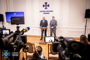 СБУ попередила замовне вбивство співробітника спецслужби і затримала одного з організаторів (відео) СБУ попередила замовне вбивство співробітника спецслужби і затримала одного з організаторів (відео)