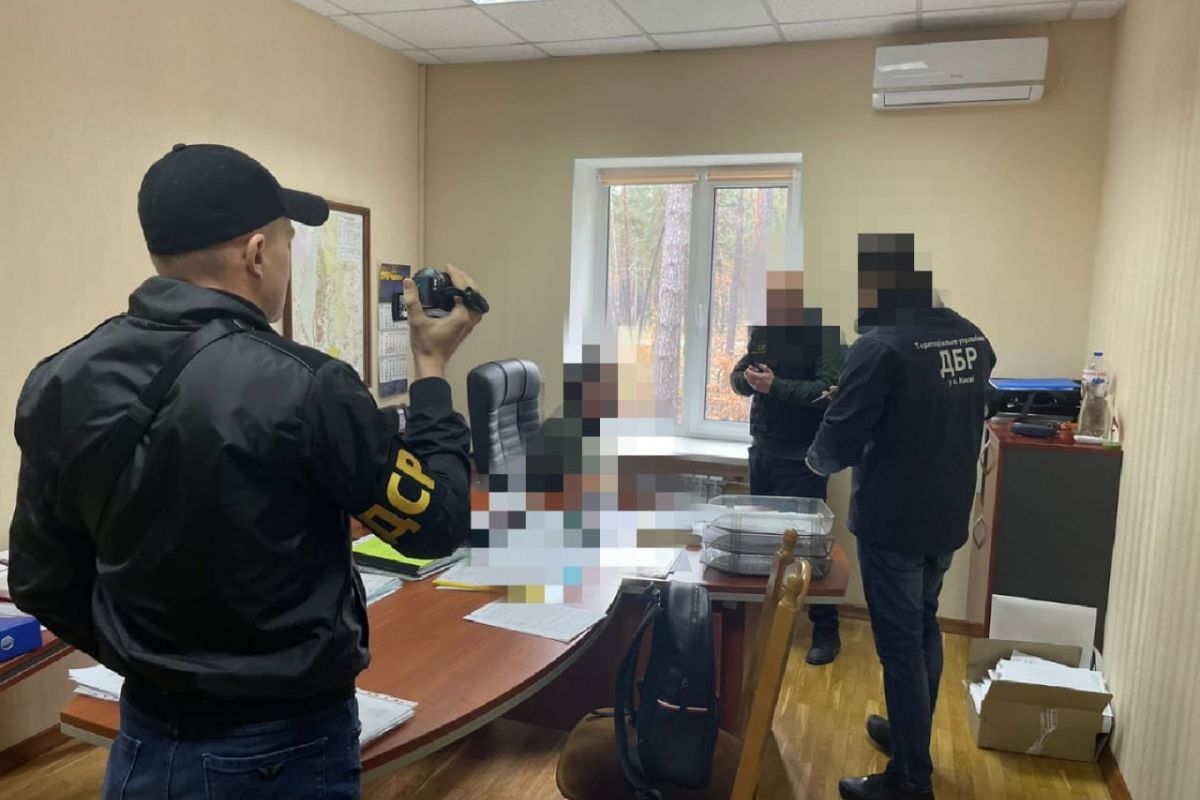 40 тис доларів США за виділення земельної ділянки – на Київщині судитимуть посадовця лісового господарства 40 тис доларів США за виділення земельної ділянки – на Київщині судитимуть посадовця лісового господарства