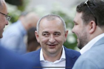 Крыша Матиоса. Экс-военный прокурор с помощью налоговика заработал миллионы Крыша Матиоса. Экс-военный прокурор с помощью налоговика заработал миллионы